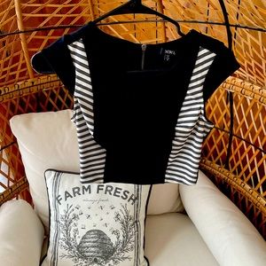 Cropped zip up crop top